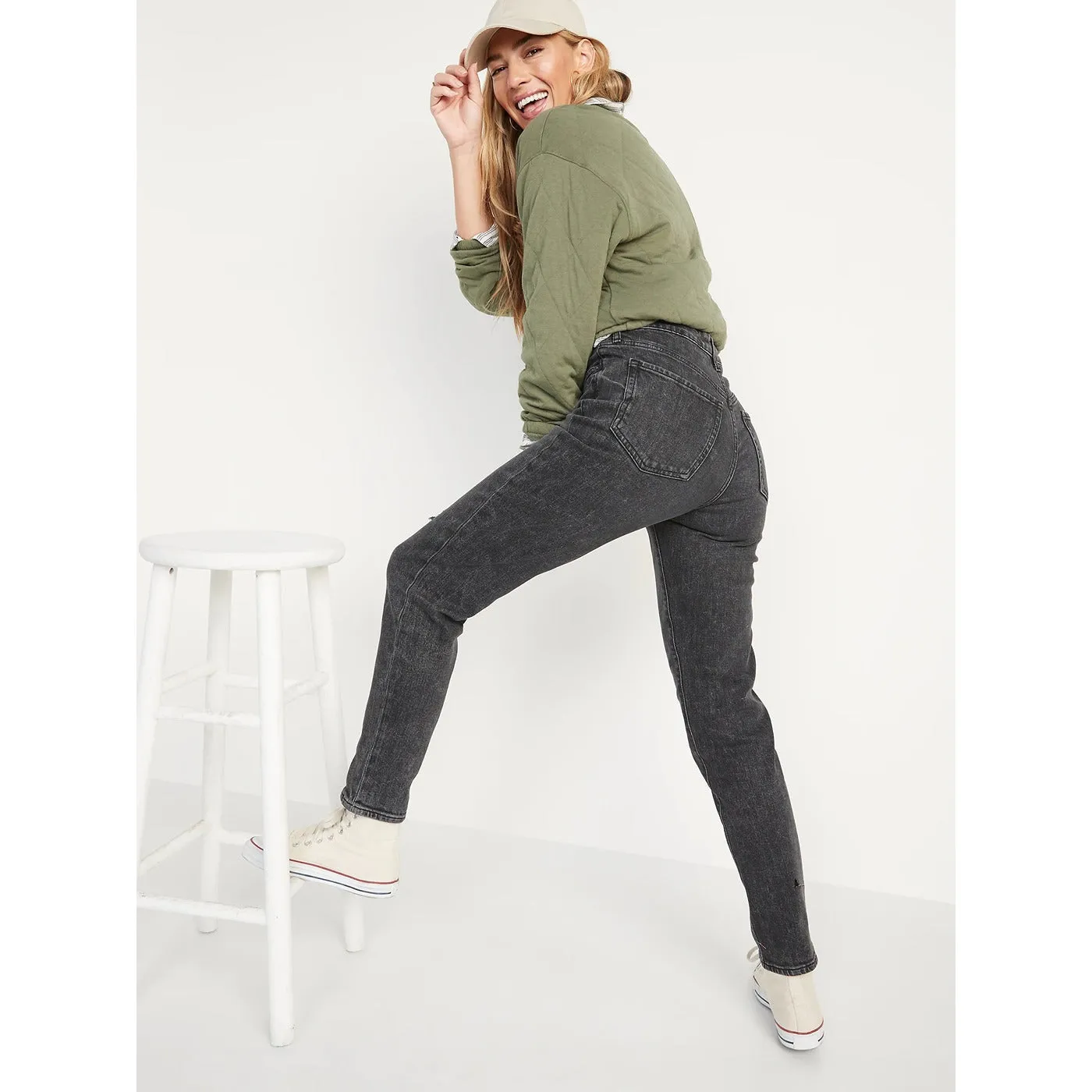ON Mom Straight Ripped Jeans