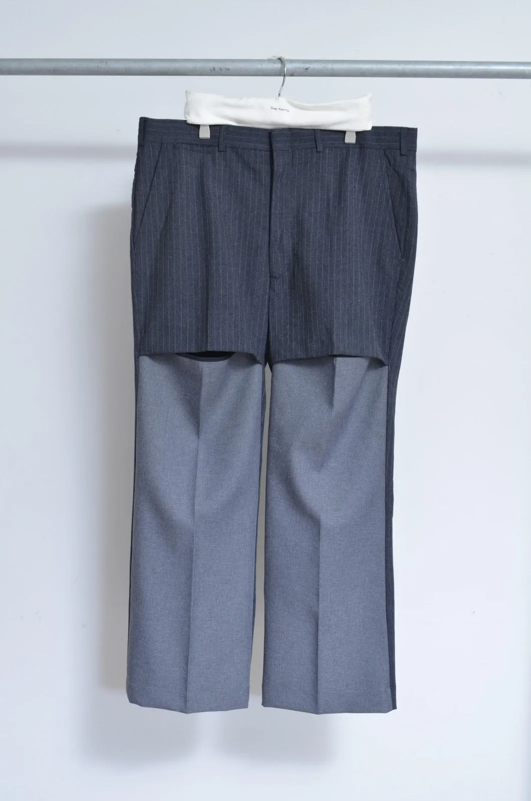 SLIT SLACKS PT GRY / 02_A